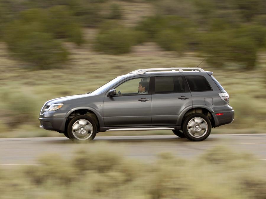  Mitsubishi Outlander 2003 года  (US) (фото 8 из 11)
